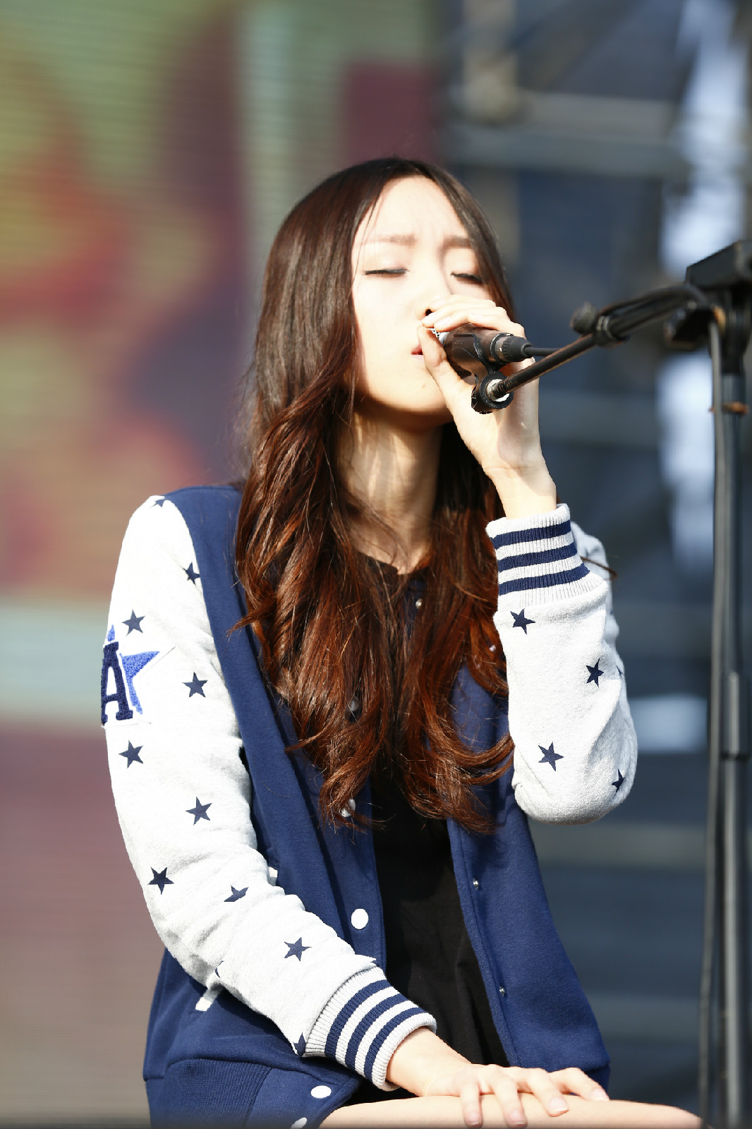  p>刘瑞琦(richael),1993年9月2日出生于安徽,中国内地创作女歌手.