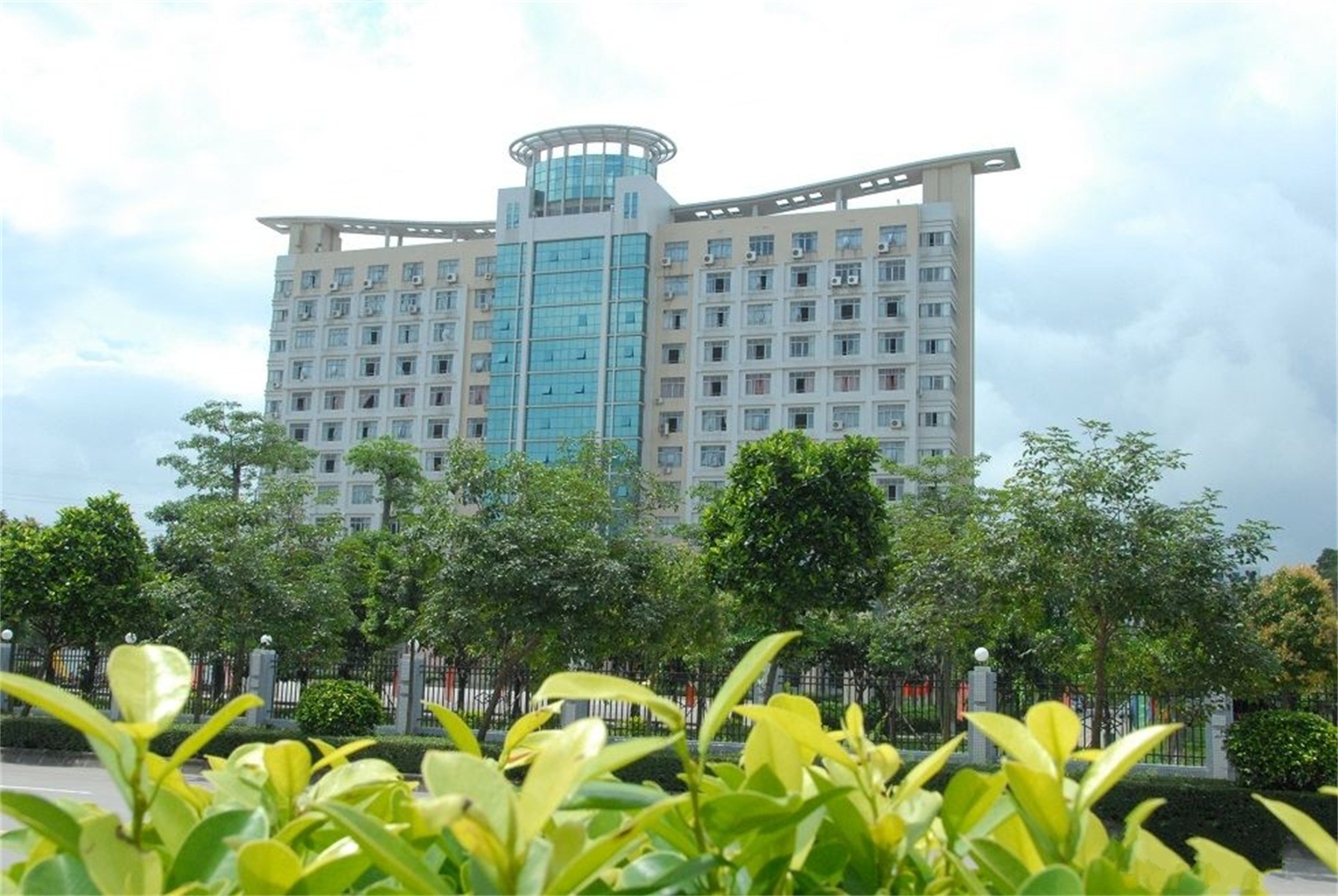  p>阳江职业技术学院位于广东省阳江市,是经广东省人民政府批准设立