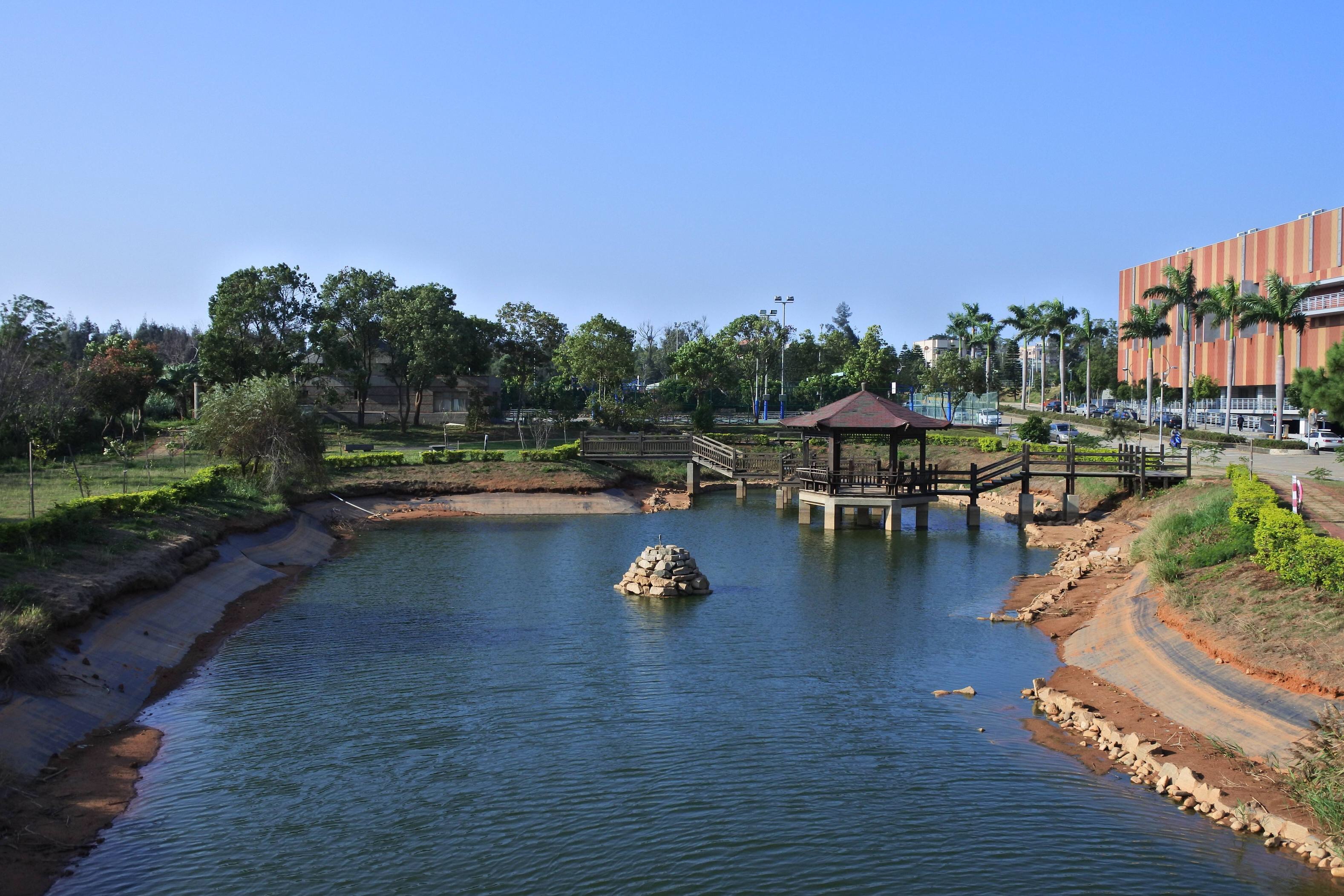  p>中国台湾金门大学(英文名:national quemoy university,nqu),简称"