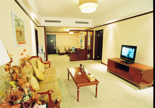  p data-id="gnvhg7y9hg">圣达大酒店是位于郓城县东门街南段路西80号