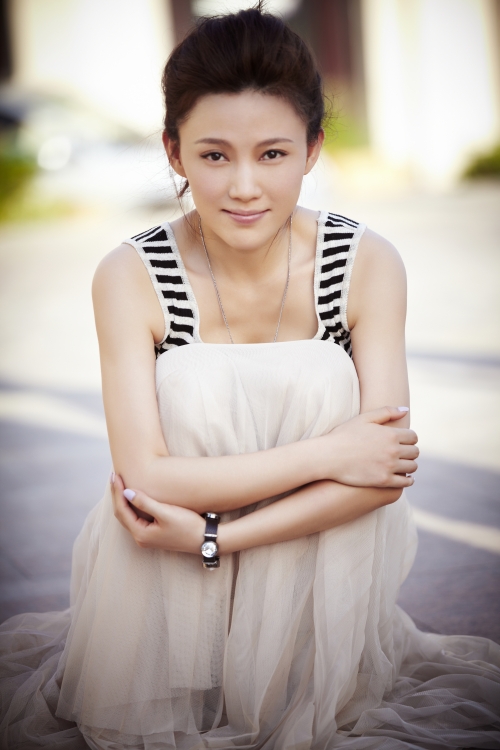  /p> p>2004年,聂鑫凭借在《 a target="_blank" href="/item/蓝狐