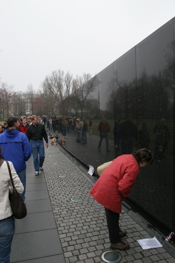  p>越战纪念碑(vietnam veterans memorial),又称为 a href="#" data
