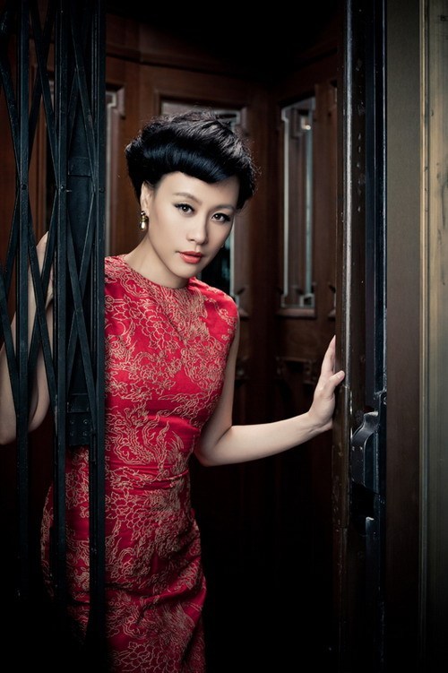  p>邬君梅,1966年2月5日出生于中国上海,华语影视女演员,制片人.