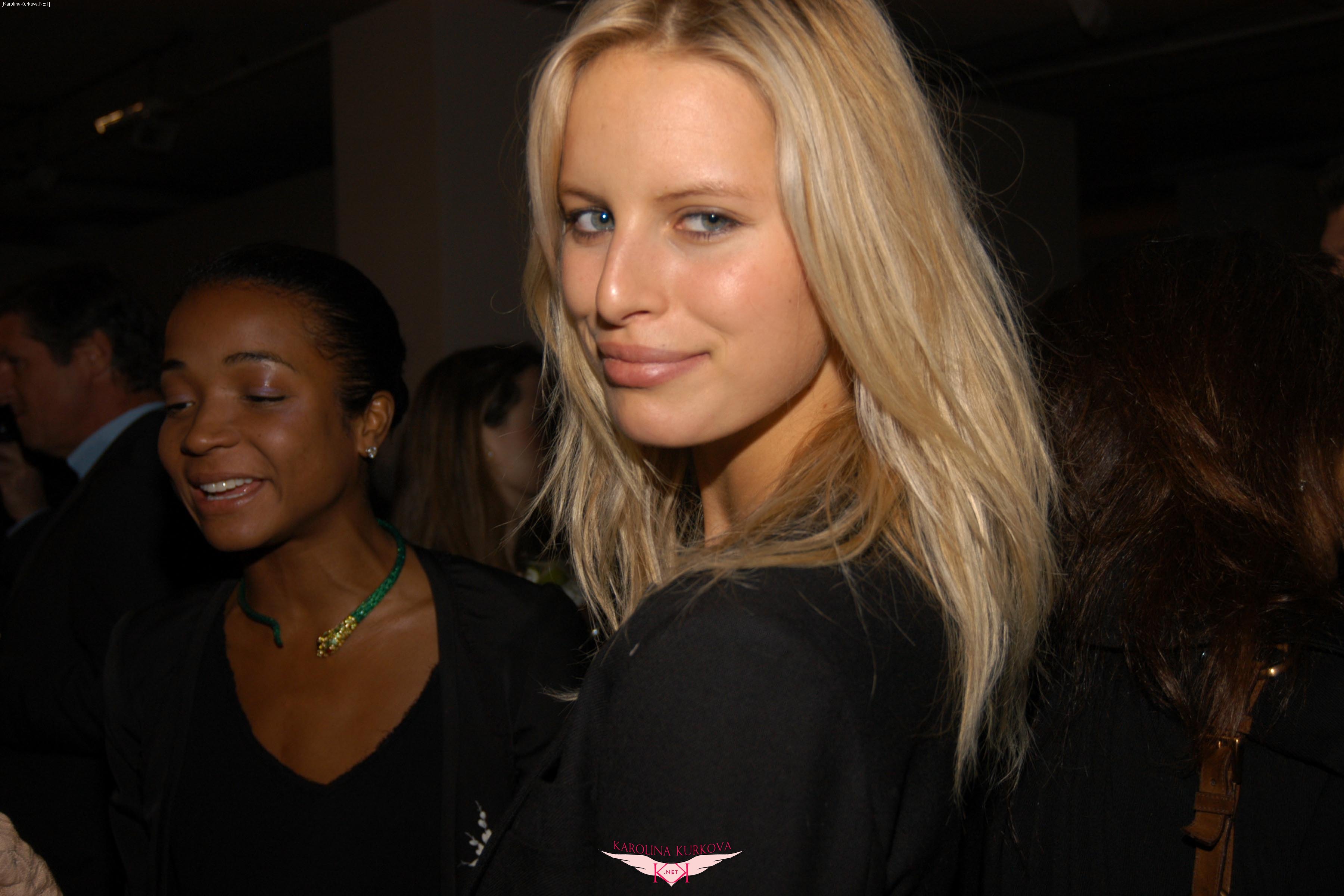  p>卡罗莱娜·科库娃(karolina kurkova),1984年2月28日出生在 a