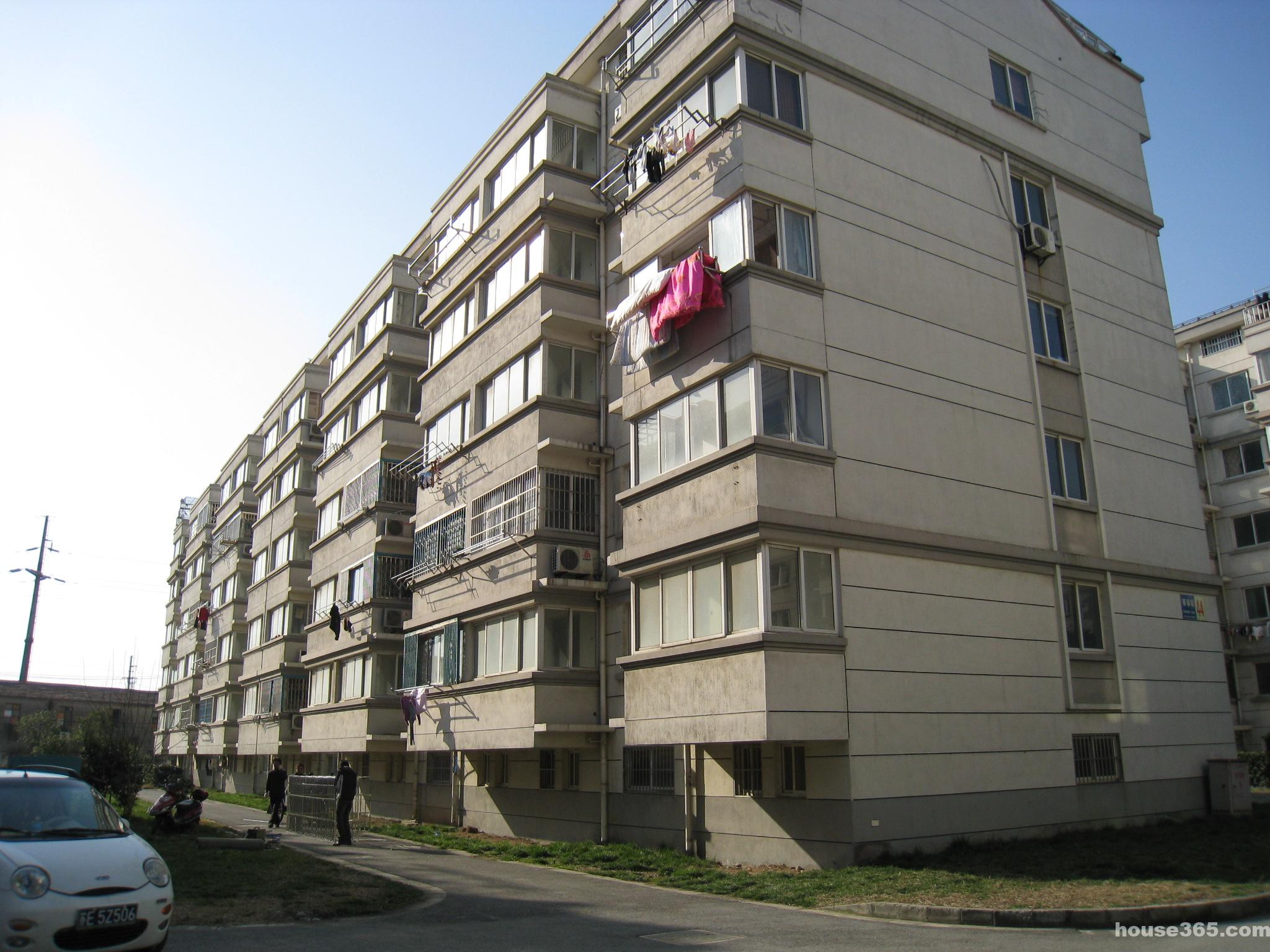  p>春馨苑为苏州古城区一居民小区.