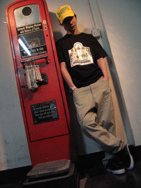 李灿森 /a>的表演不着痕迹,浑然天成,能适应各种角色,是香港年轻一代