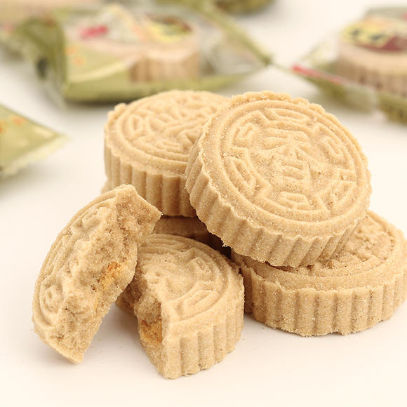  p>阳江炒米饼俗称粉酥,广东省传统名点之一,是广东省在过春节的时候