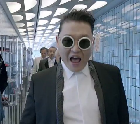 《绅士(gentleman)》是朴载相于2013年4月12日零时在全球119个国家的