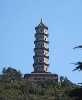 <p>玉峰塔