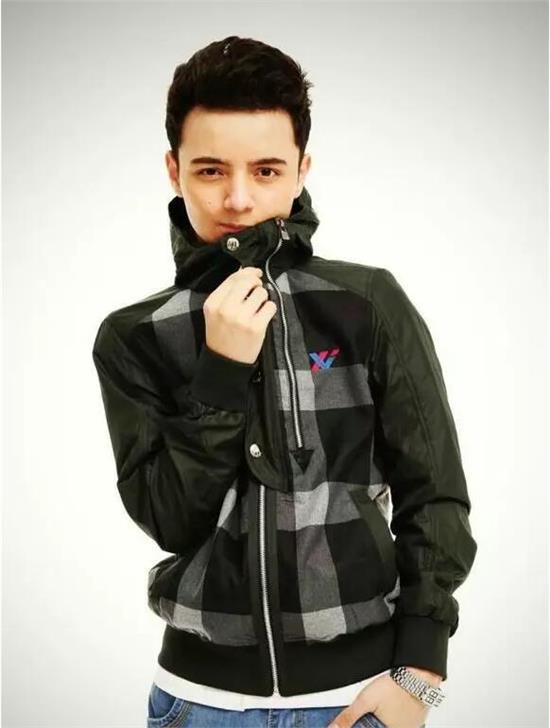  p>阿尔法,1998年12月2日出生于新疆维吾尔自治区乌鲁木齐市,中国内地