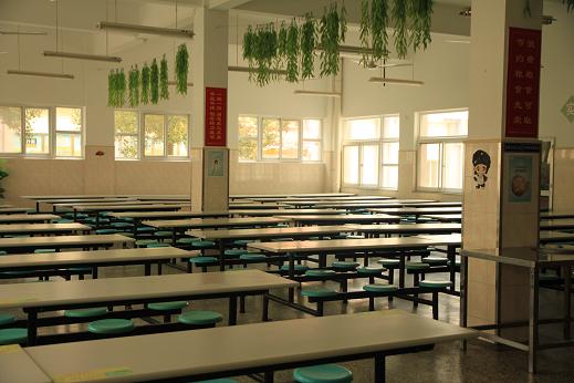  p data-id="gnhid93uo1">宁波市兴宁中学创办于1997年,是经宁波市