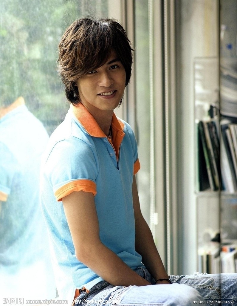  p>周渝民(vic chou),1981年6月9日出生于台湾省宜兰县,中国台湾影视