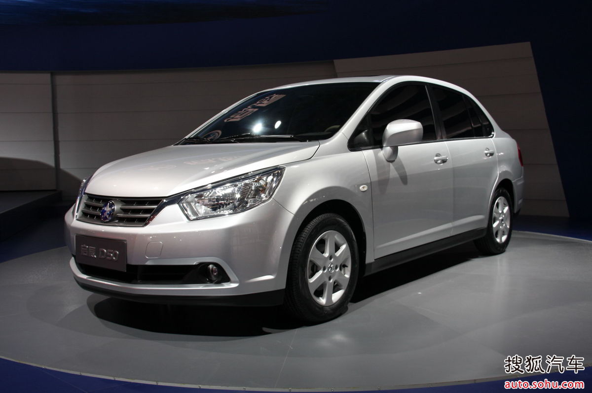 东风启辰品牌旗下首款车型-启辰d50在北京车展正式上市
