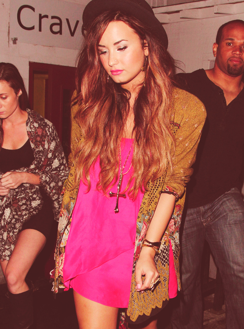  p>黛米·洛瓦托(demi lovato),1992年8月20日出生于美国新墨西哥州