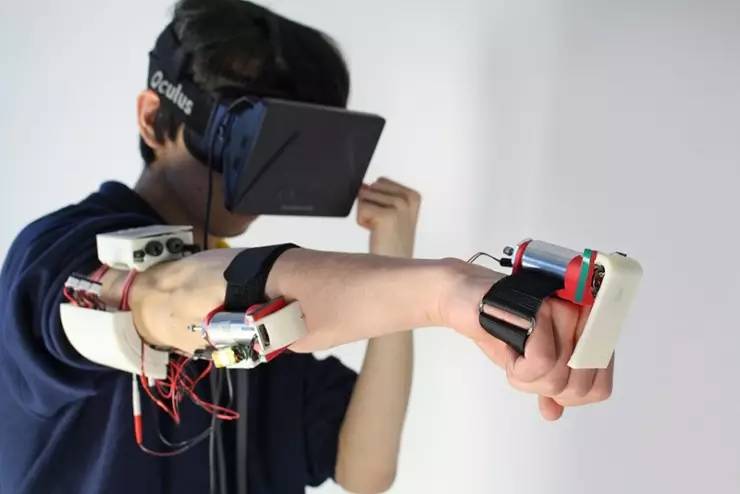 又一款黑科技，利用肌电做VR拳击外设_百科TA说
