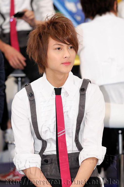  p>邱胜翊,艺名王子(prince),1989年4月14日出生于台湾,中国台湾男