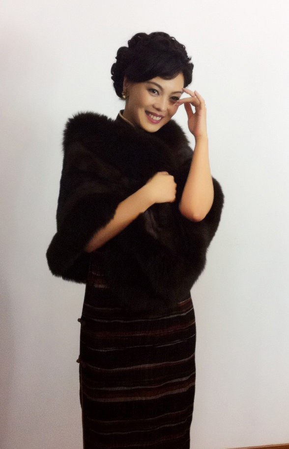  p>荣蓉,国家二级演员,制片人,毕业于 a target="_blank" href="/item