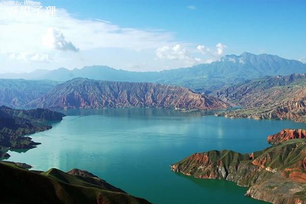  p>黄南藏族自治州, a target="_blank" href="/item/首府/1108692"