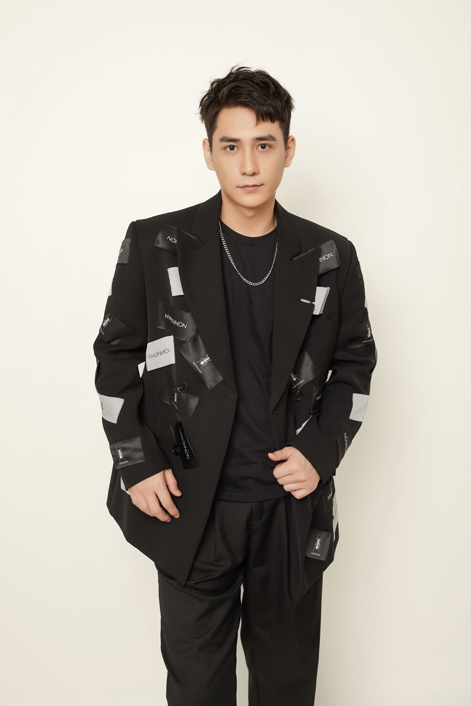  p>张添景,10月7日出生于广东深圳,中国内地男演员.