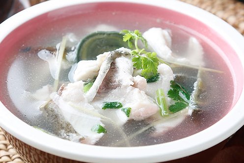  p>皮蛋鱼片汤,是以鱼片,皮蛋为原料制作的一道菜品. /p>