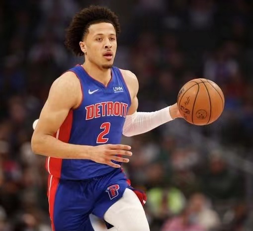  p>凯德·坎宁安(cade cunningham),2001年9月25日出生于 a target="