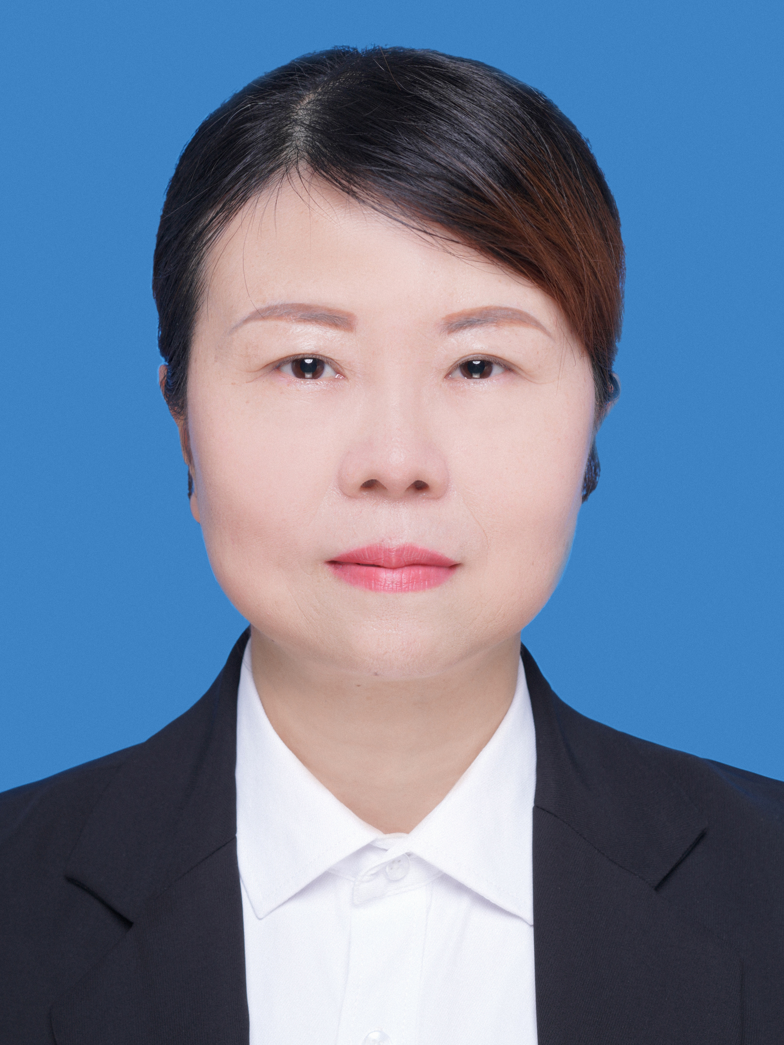 2005年6月加入中国民主同盟,现任重庆市北碚区司法局副局长