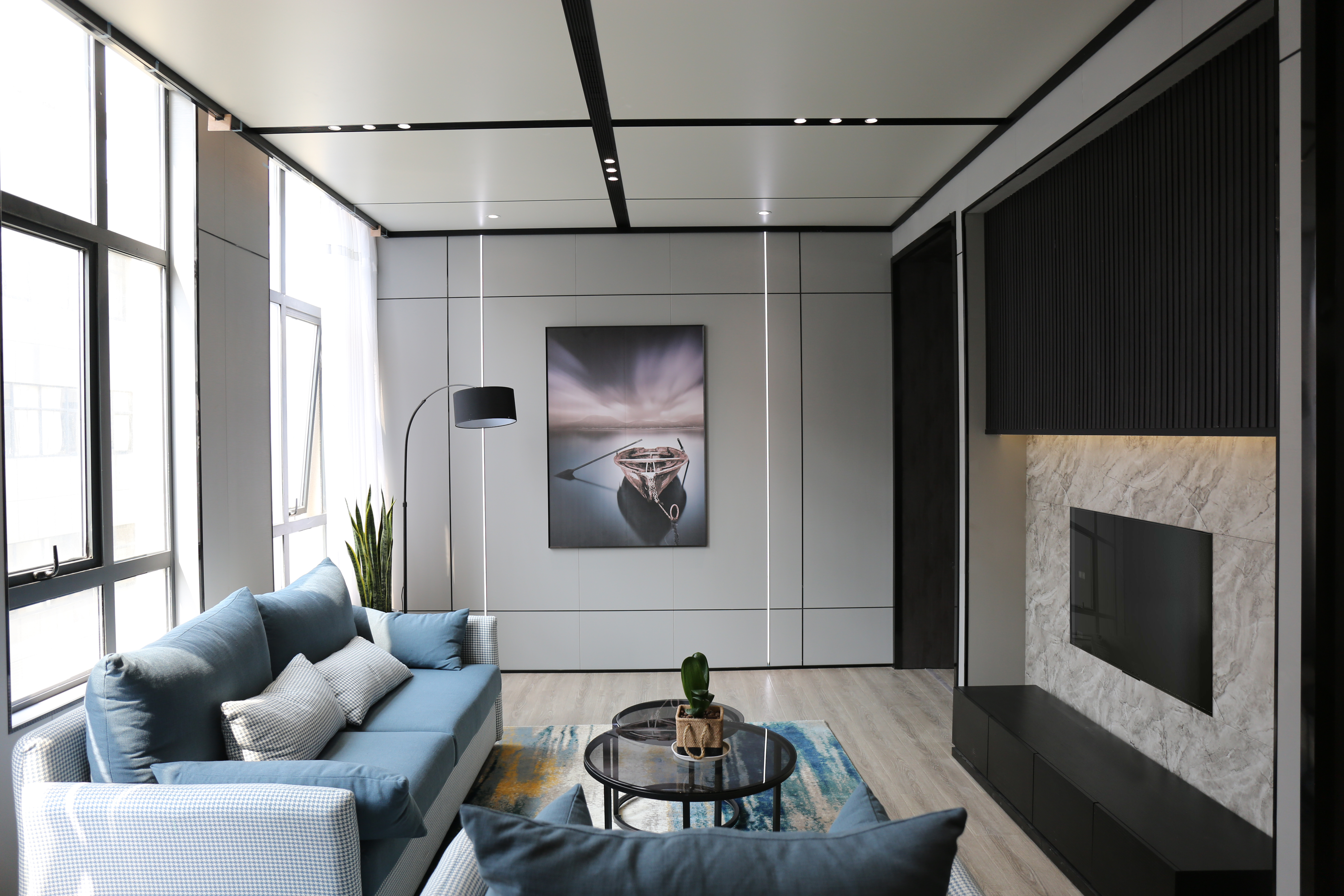 铝晶大板从规格尺寸和产品结构两个维度对传统集成吊顶进行了革新