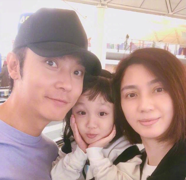 疑似毕滢小号作者发声，自称只是一个厂妹，并不是毕滢本人_百科TA说