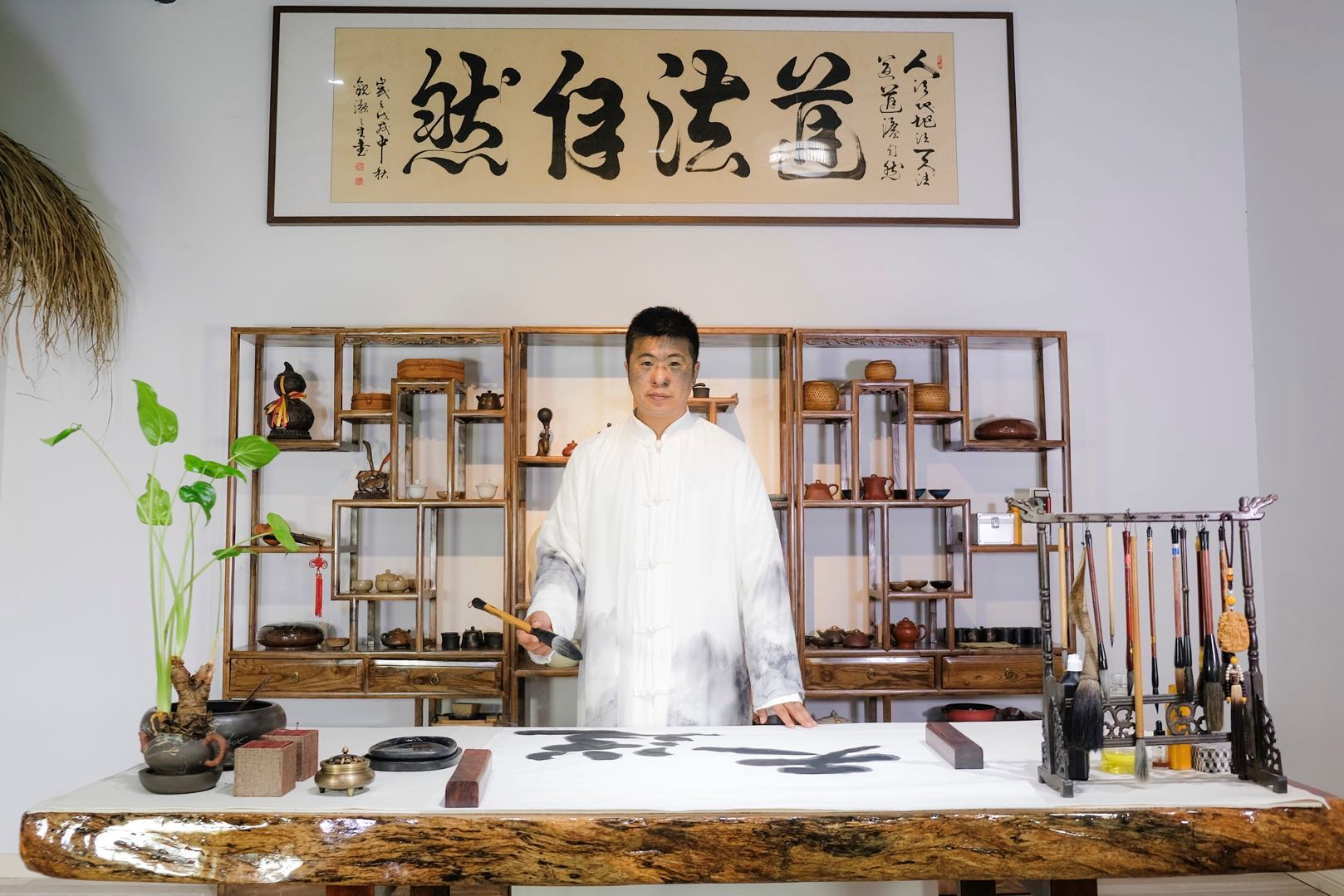 何志强