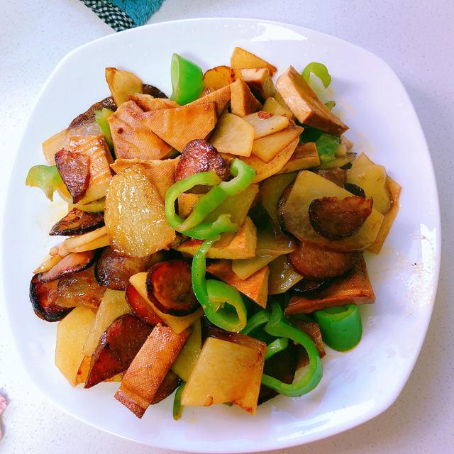 土豆炒腊肠 全网资源