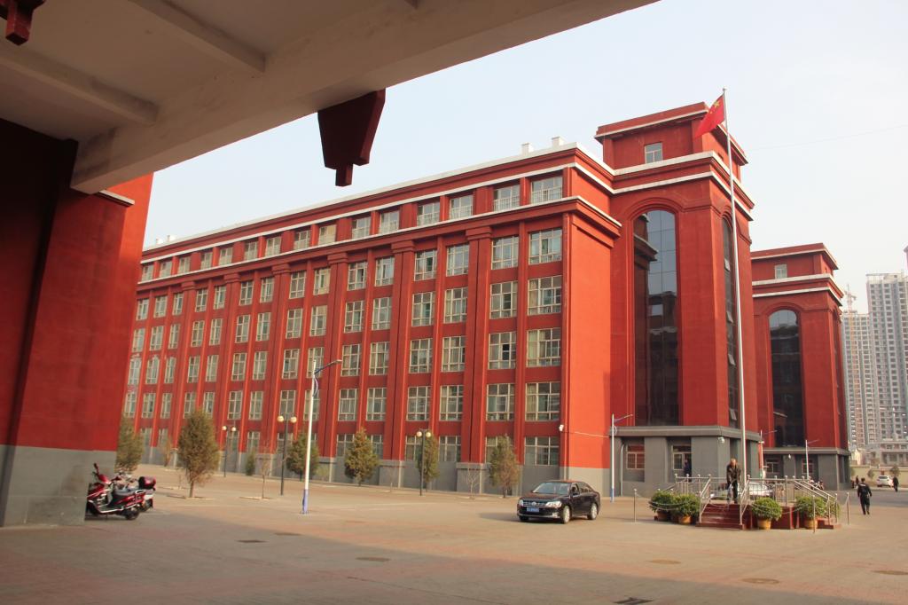  p>吕梁学院附属高级中学是由 a target="_blank" href="/item/吕梁