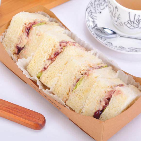 蓝莓蛋酪三明治