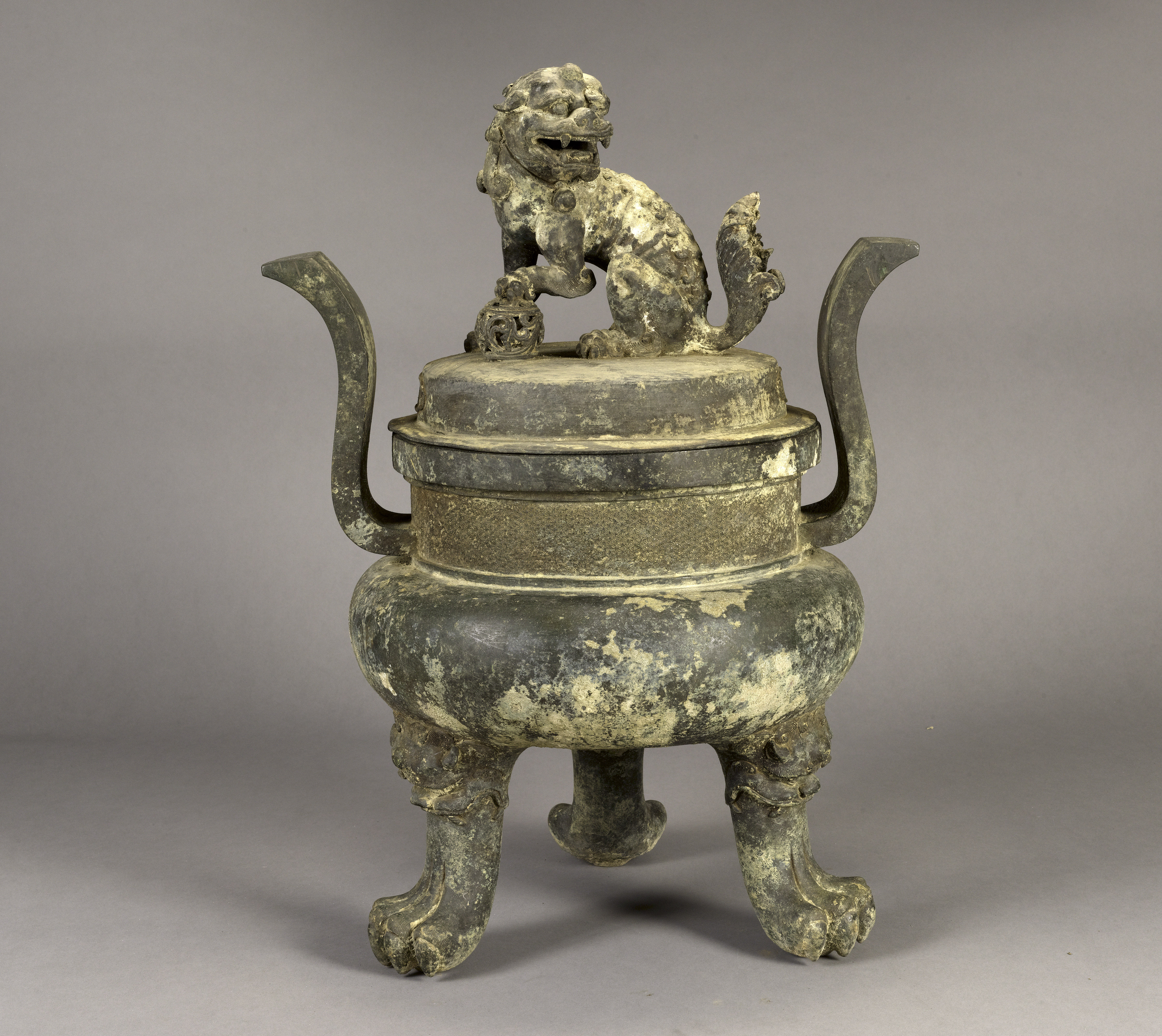  p>清狮纽炉是青铜器类文物,现收藏于湖南省博物馆. /p>