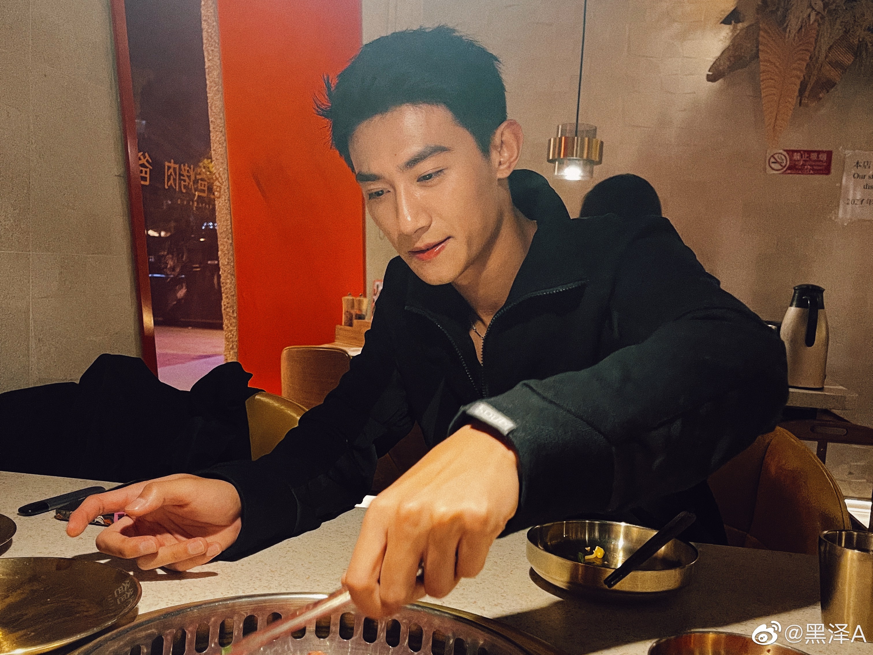 14z">黑泽,原名李泽,1998年9月27日出生于北京市,中国内地影视男演员