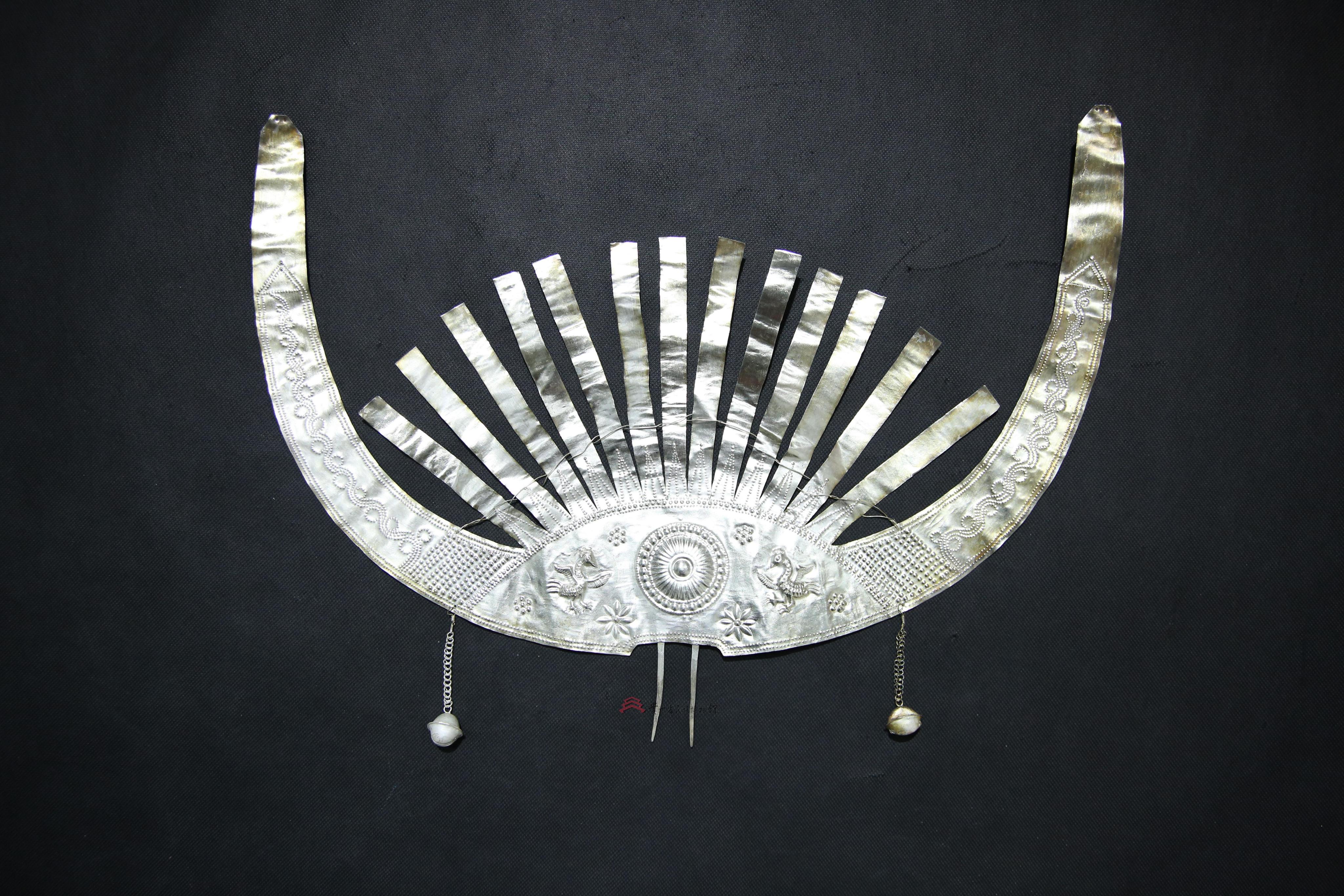 当代舟溪苗族银牛角