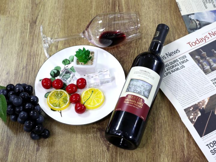 研究发现:这是距今7000-8000年前人工栽培的vitis vinifera sativa d