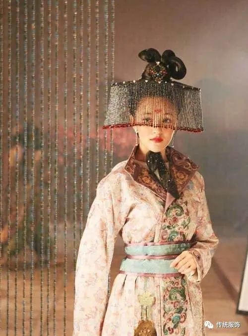 不爱发髻爱帽子？从《无心法师3》看唐代女子的帷帽和胡帽……_百科TA说