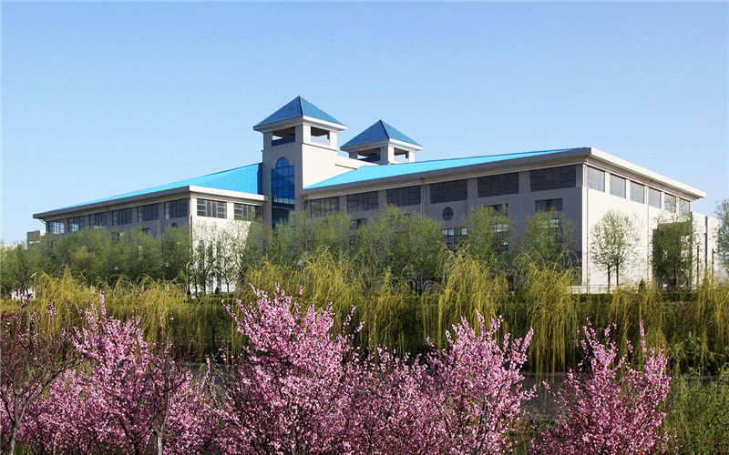药大学位于山东省济南市,是全国重点建设的中医院校,山东省重点高校, 