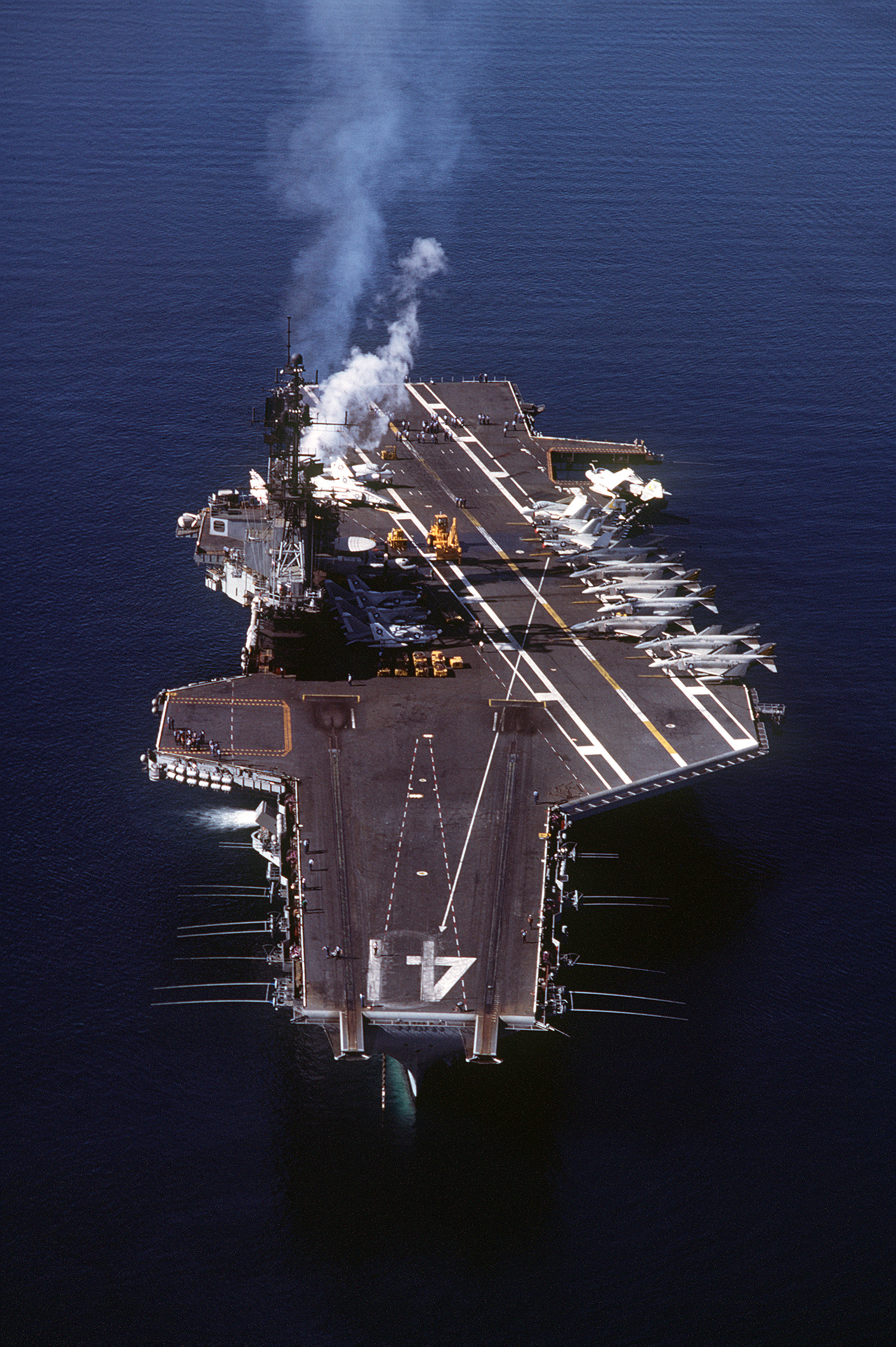  p>中途岛号航空母舰(英文:uss midway),是 a target="_blank" href="