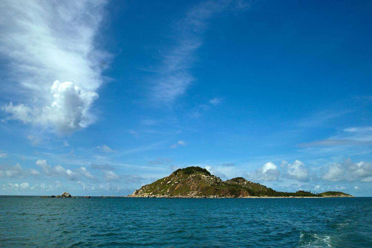 大树岛位于广东省阳江市阳西县万山群岛中部,面积6