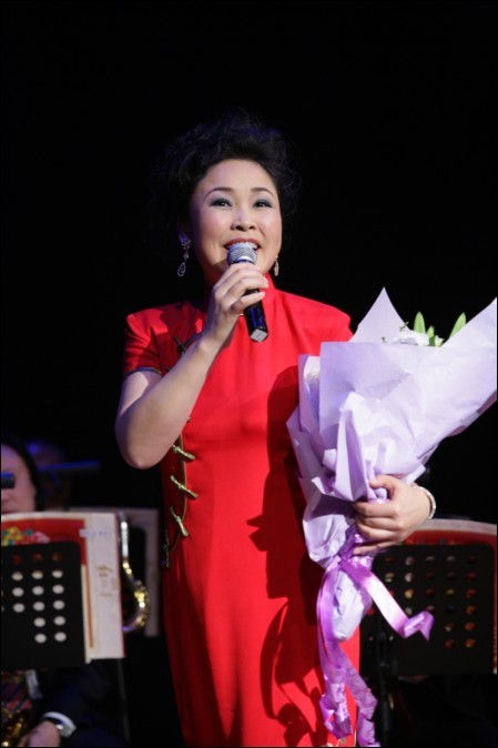  p data-id="gnwxpqexit">纪晓兰,国家二级演员