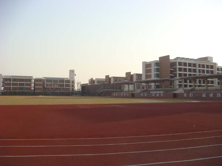 南通市海门证大中学