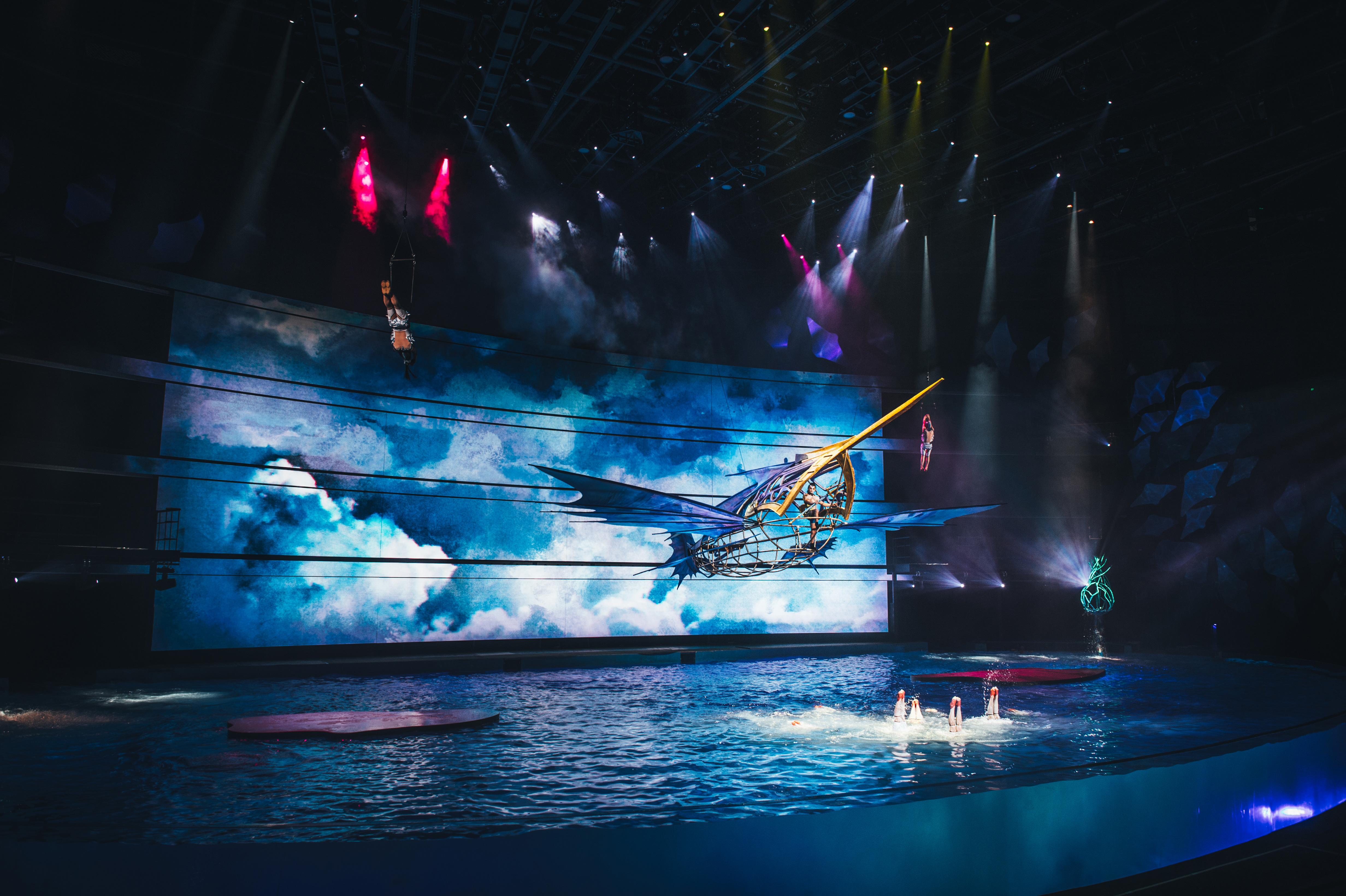  p>《c秀》是由复星旅游文化集团打造的大型原创驻