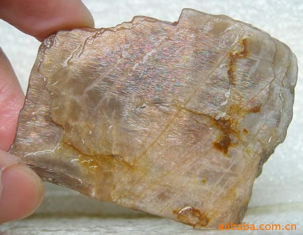  p>奥长石(oligoclase)又称更长石,旧称钠钙长石