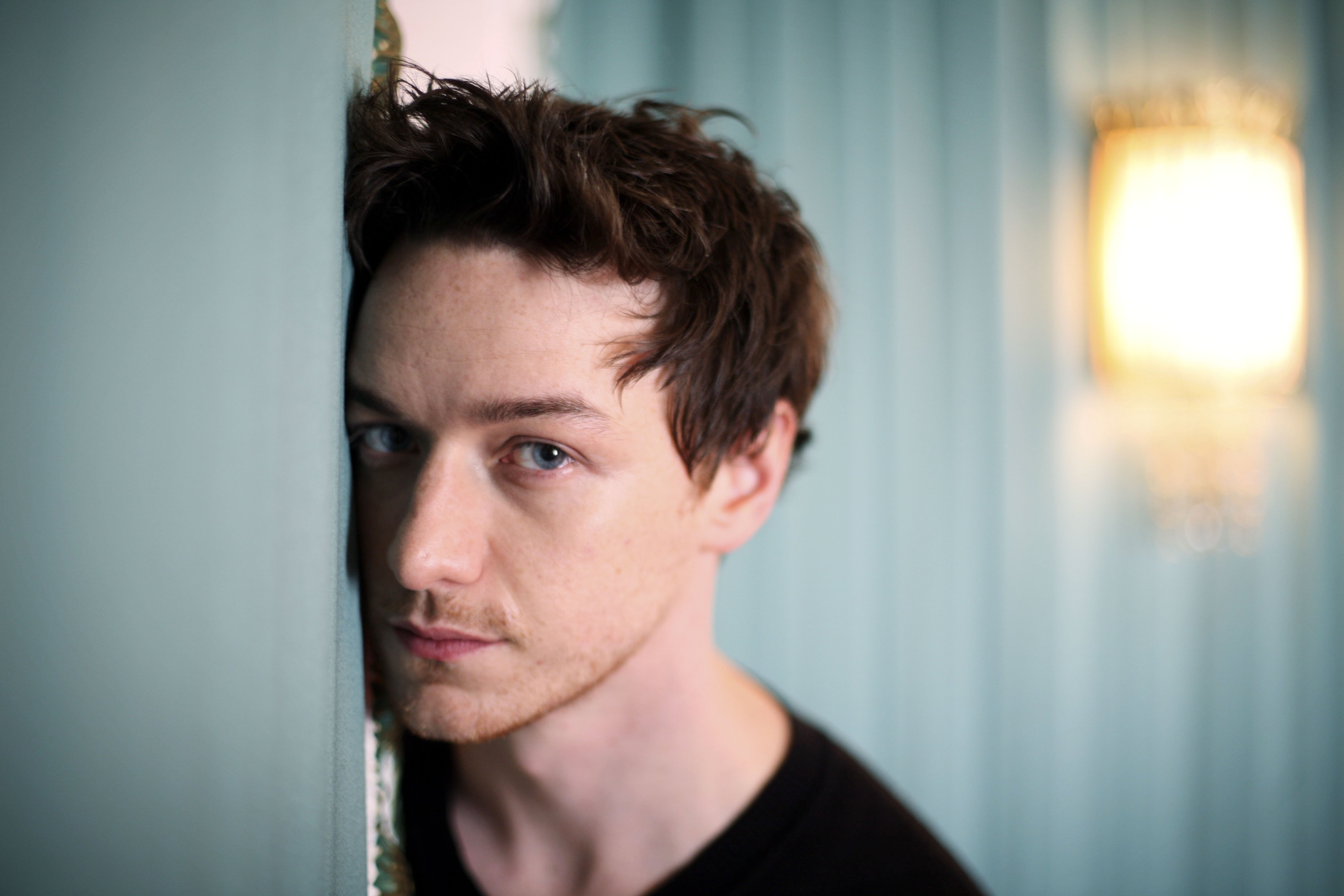  p>詹姆斯·麦卡沃伊(james mcavoy),1979年4月21日出生于英国苏格兰