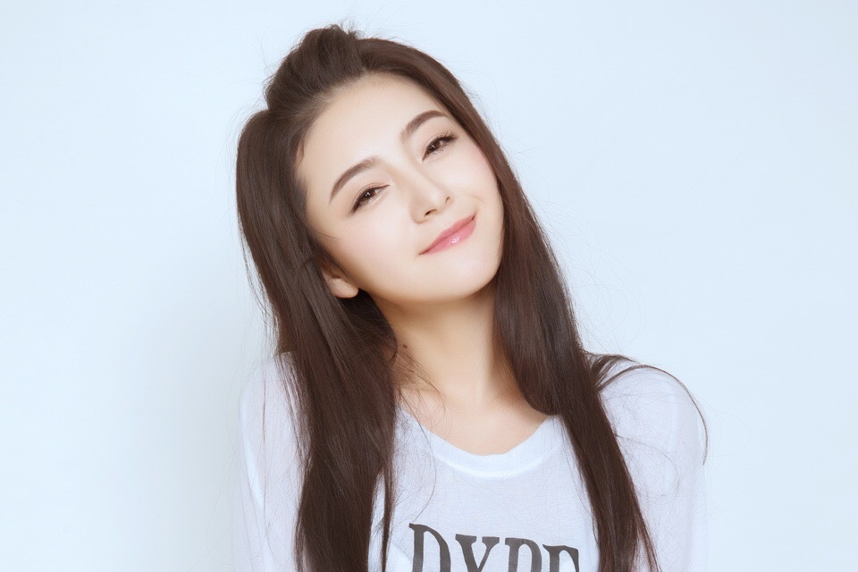  p>夏茉,1989年2月26日出生于广东省广州市,中国内地演员 sup data