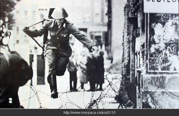  p data-id="gnx9qtdjry">柏林危机(berlin crisis)共有三次,第一次