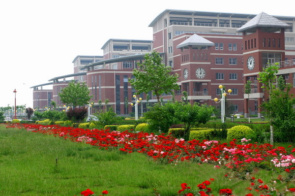 and commercial college, hebei university /i>),简称"河大工商"