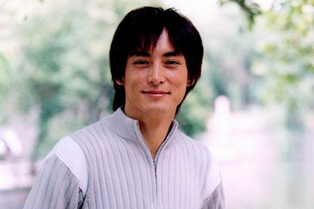  p>20年前,由刘德凯,萧芳芳主演的同名电视剧《秋水长天》曾风靡一时