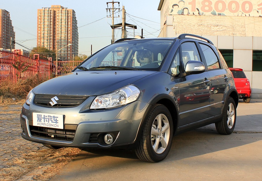 铃木公司和意大利菲亚特集团共同开发的一款cross车型,中文名称为天语